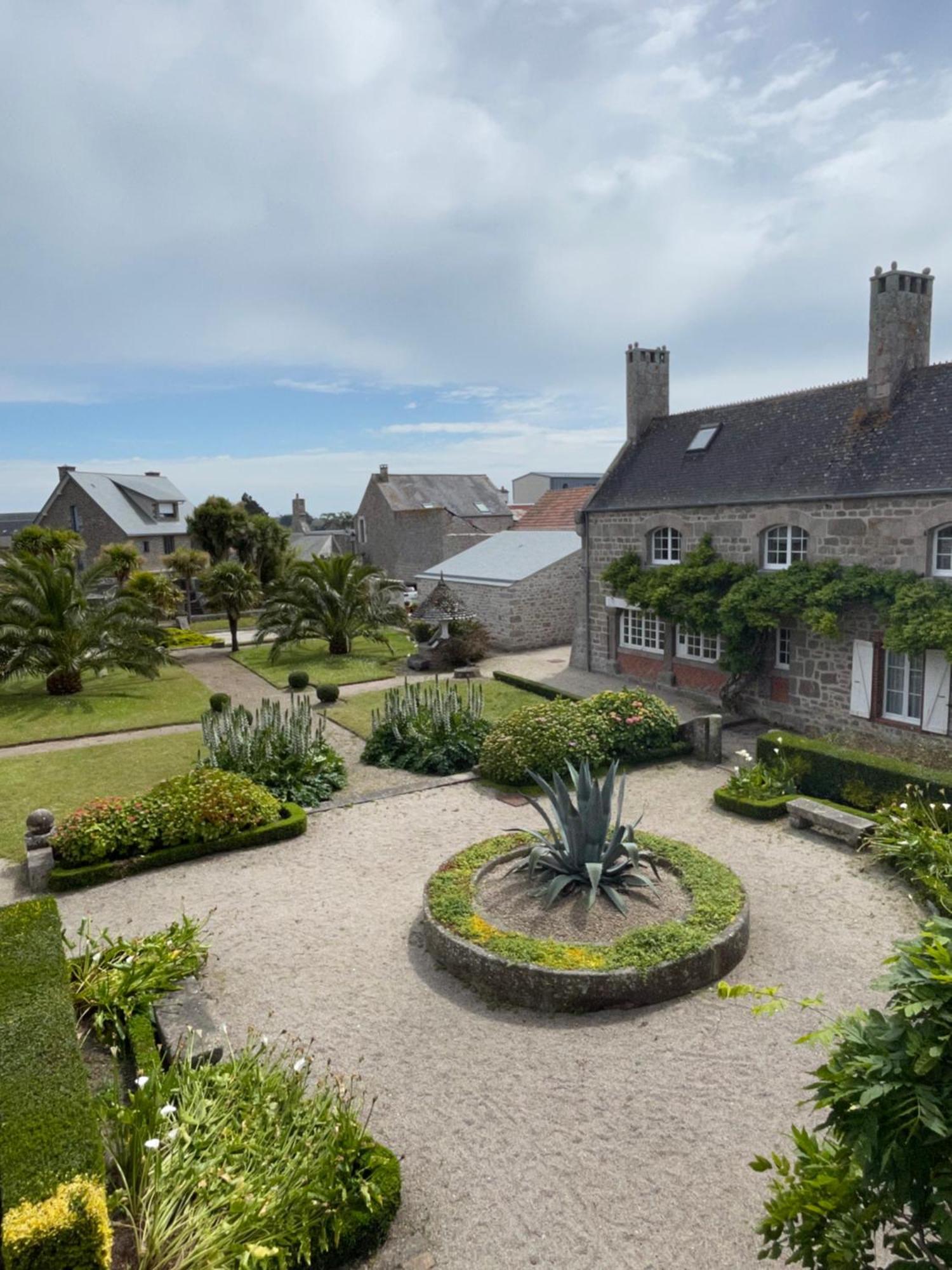 Le Conquerant - Chambres Meublees - Barfleur Exterior foto